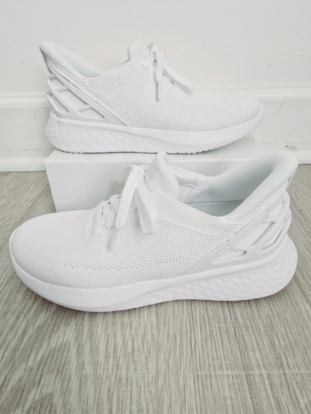 Kizik Athens White Slip On Sneakers Shoes Knit Unisex Mens 6 - Womens 7.5 - Picture 9 of 9